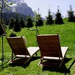 Alpen Charme - D'hotes Et Bed & Breakfast Gsteig