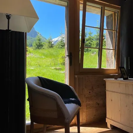 Oda ve Kahvaltı Alpen Charme - D'hotes Et Gsteig