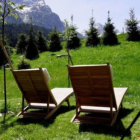 Alpen Charme - D'hotes Et Bed & Breakfast Gsteig
