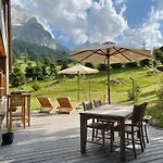 Oda ve Kahvaltı Alpen Charme - D'hotes Et Gsteig